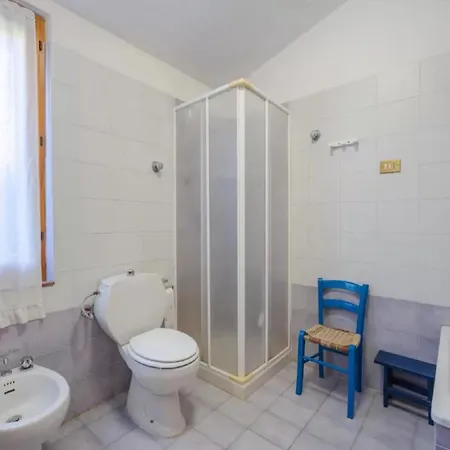 בית נופש Relaxing Holiday Home In Isola Rossa איזולה רוסה