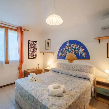 Relaxing Holiday Home In Isola Rossa איזולה רוסה