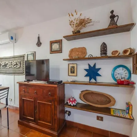Relaxing Holiday Home In Isola Rossa בית נופש *