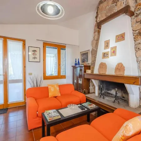 בית נופש Relaxing Holiday Home In Isola Rossa איזולה רוסה