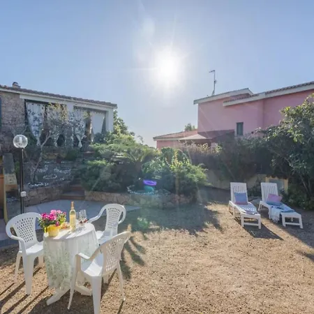 Relaxing Holiday Home In Isola Rossa *