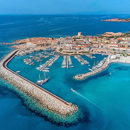 Relaxing Holiday Home In Isola Rossa